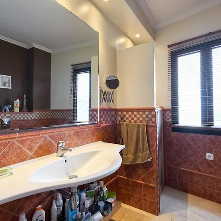 Apartment And Town Centre At Your Doorstep