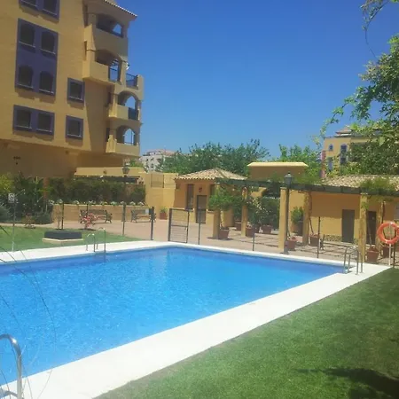 Apartment And Town Centre At Your Doorstep *