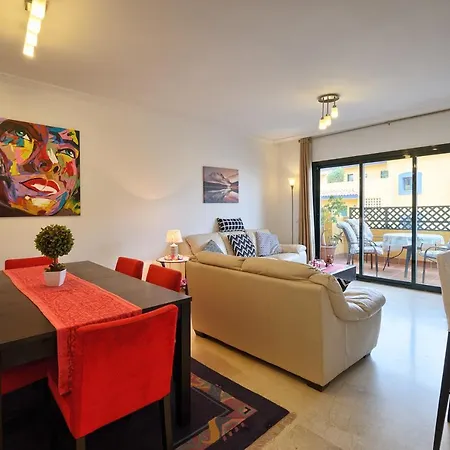 And Town Centre At Your Doorstep Apartment *