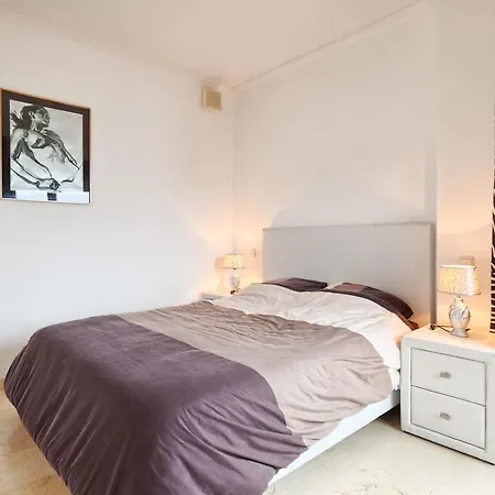 And Town Centre At Your Doorstep Apartment *